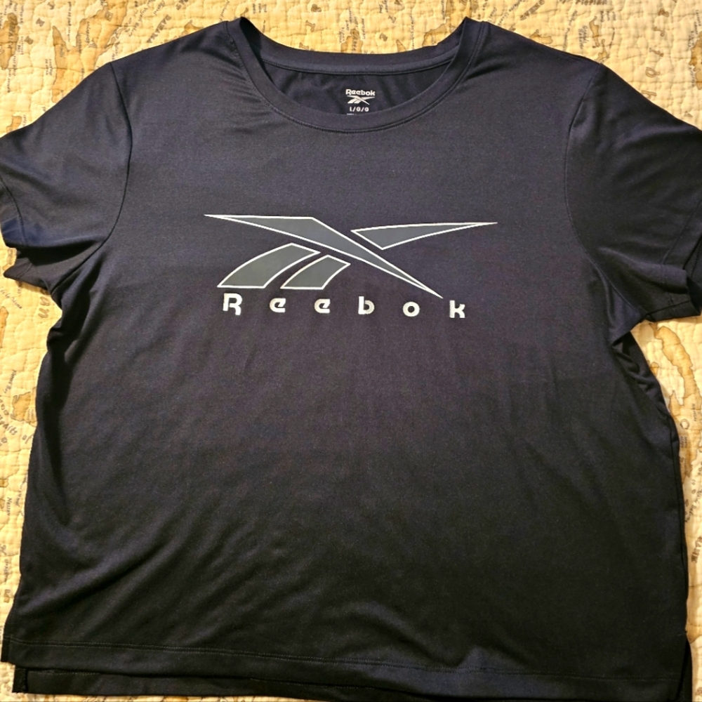 Reebok logo cropped short sleeve tshirt